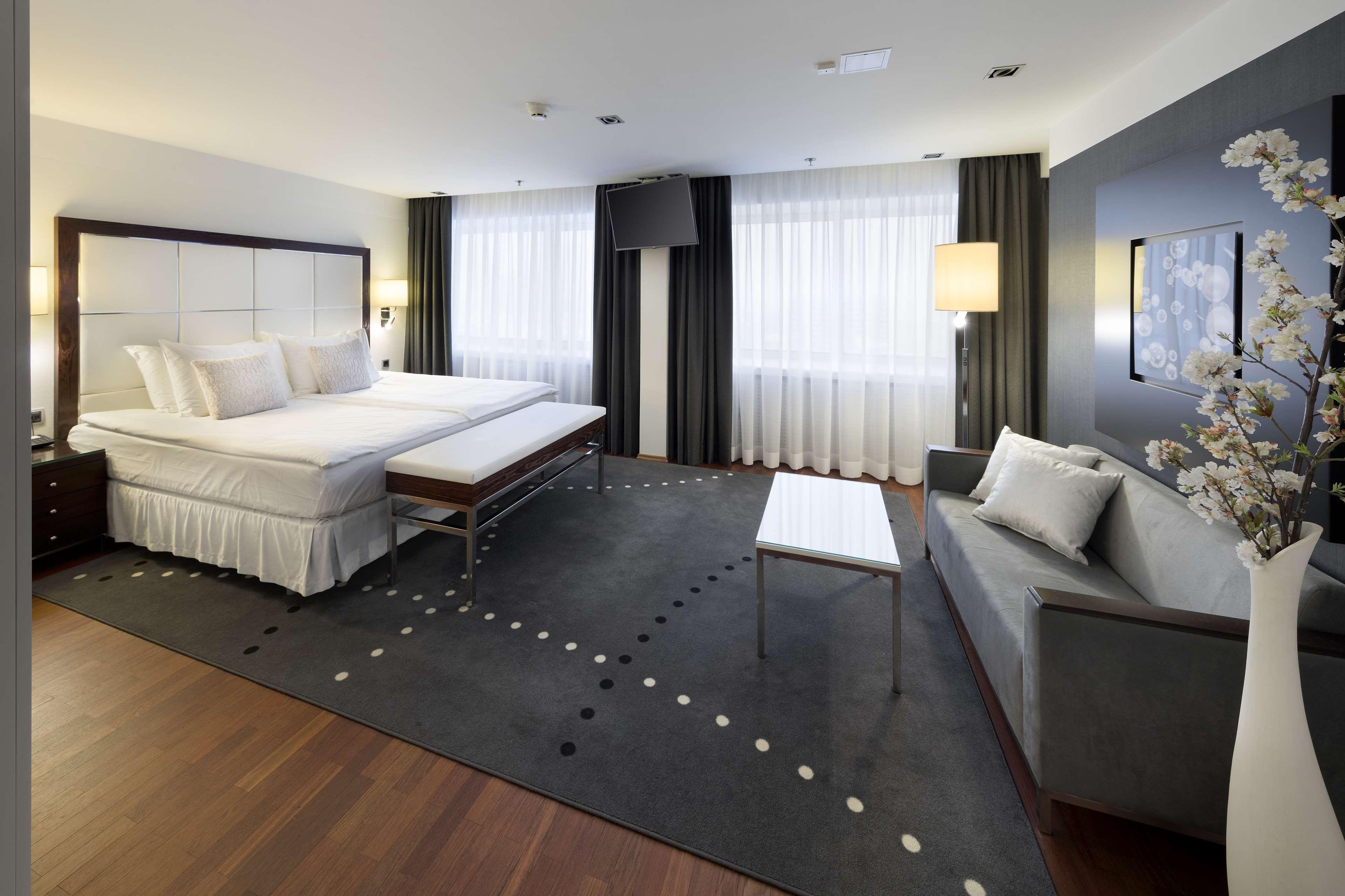 Radisson Blu Hotel Oluempia Tallinn Bagian luar foto