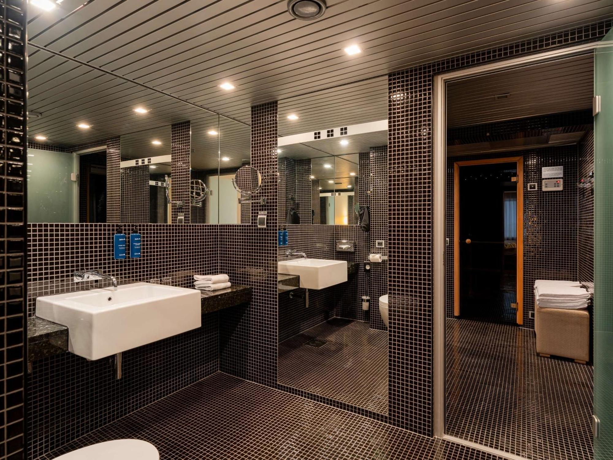 Radisson Blu Hotel Oluempia Tallinn Bagian luar foto